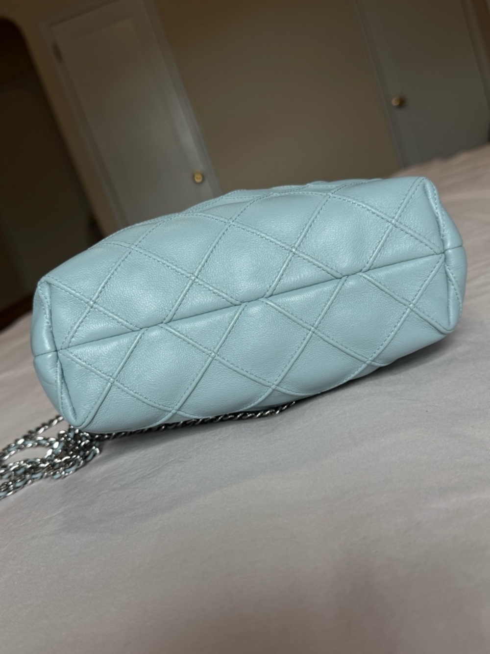 Tory Burch Fleming Mini Hobo Bag - Elegant Quilted Chain Bag - Light Blue - Picture 8 of 10